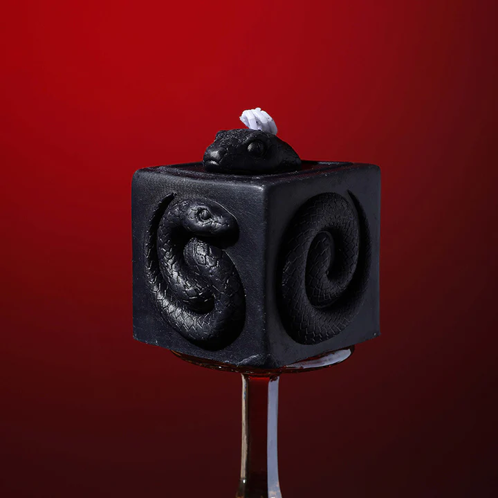 Square Snake Sensual Candle Geometric Low Temperature